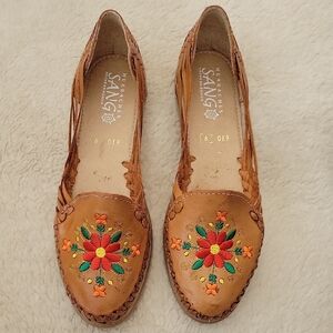 Sang Tan Huaraches With Floral Embroidered Upper